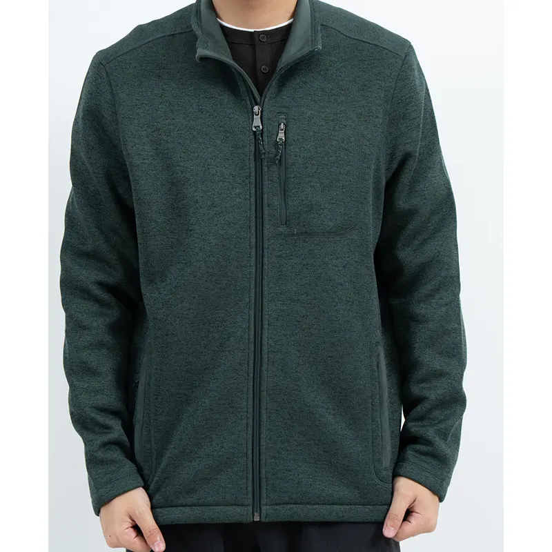 Chaqueta con cremallera y cuello alto verde con cremallera en el pecho y bolsillos laterales Chaqueta con cremallera y cuello alto verde con cremallera en el pecho y bolsillos laterales