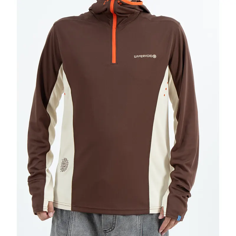 Top con capucha y protección solar para exteriores con cremallera de un cuarto, paneles laterales color crema y ribete naranja