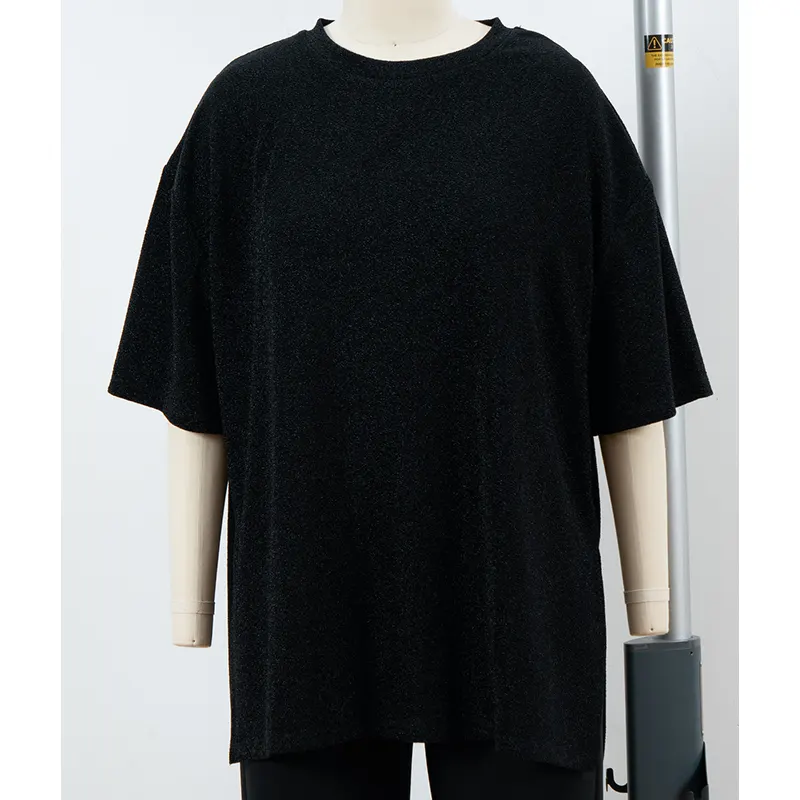 Camiseta extragrande con hombros caídos, superficie texturizada y aberturas laterales