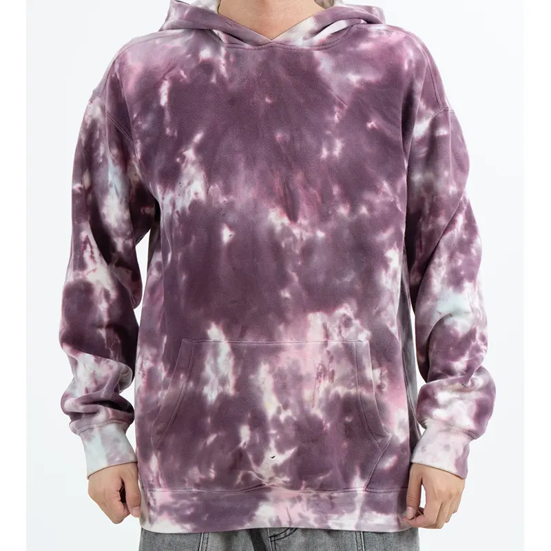 Sudadera con capucha morada con estampado de nubes y bolsillo canguro
